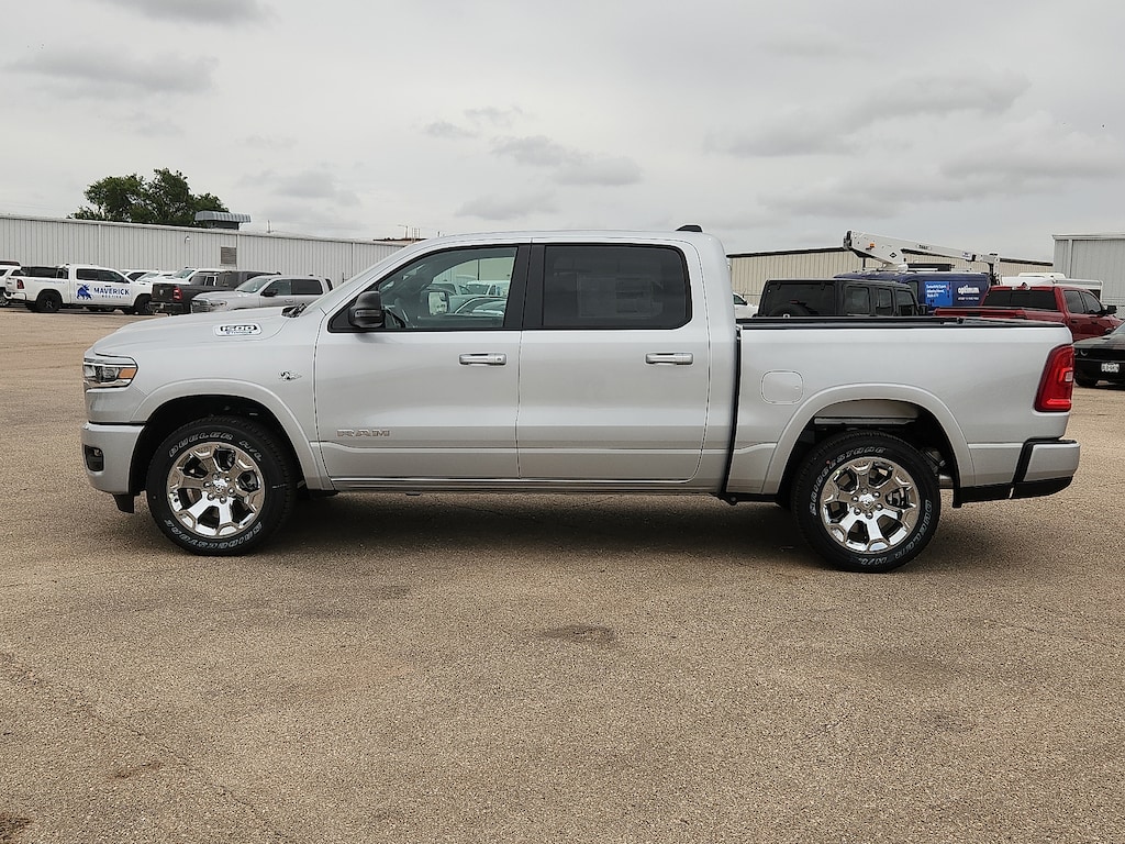 New 2026 Ram 1500 LONE STAR CREW CAB 4X4 5'7 BOX Pickup