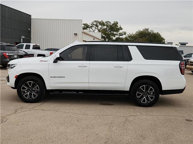 2022 Chevrolet Suburban Z71 photo 2