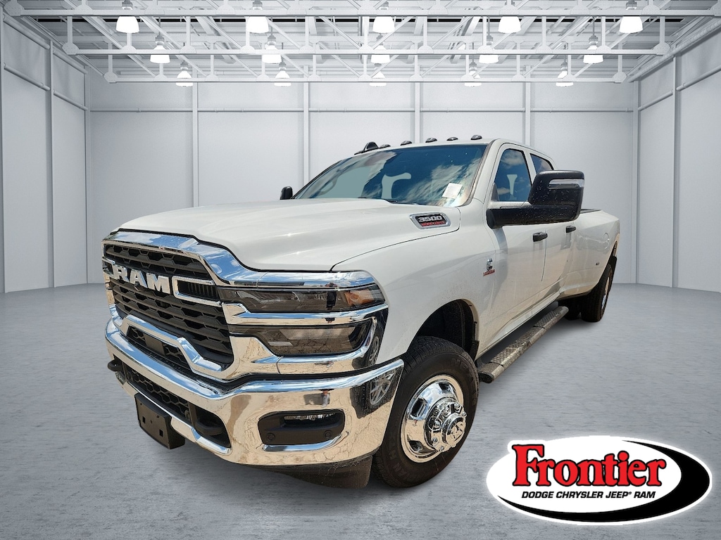 New 2026 Ram 3500 TRADESMAN CREW CAB 4X4 8' BOX Pickup