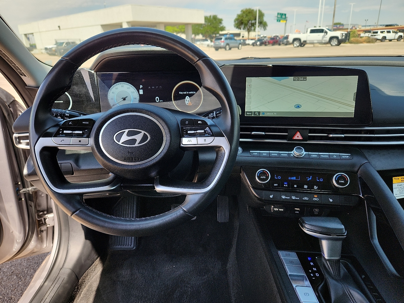2025 Hyundai Elantra Limited - Photo 10