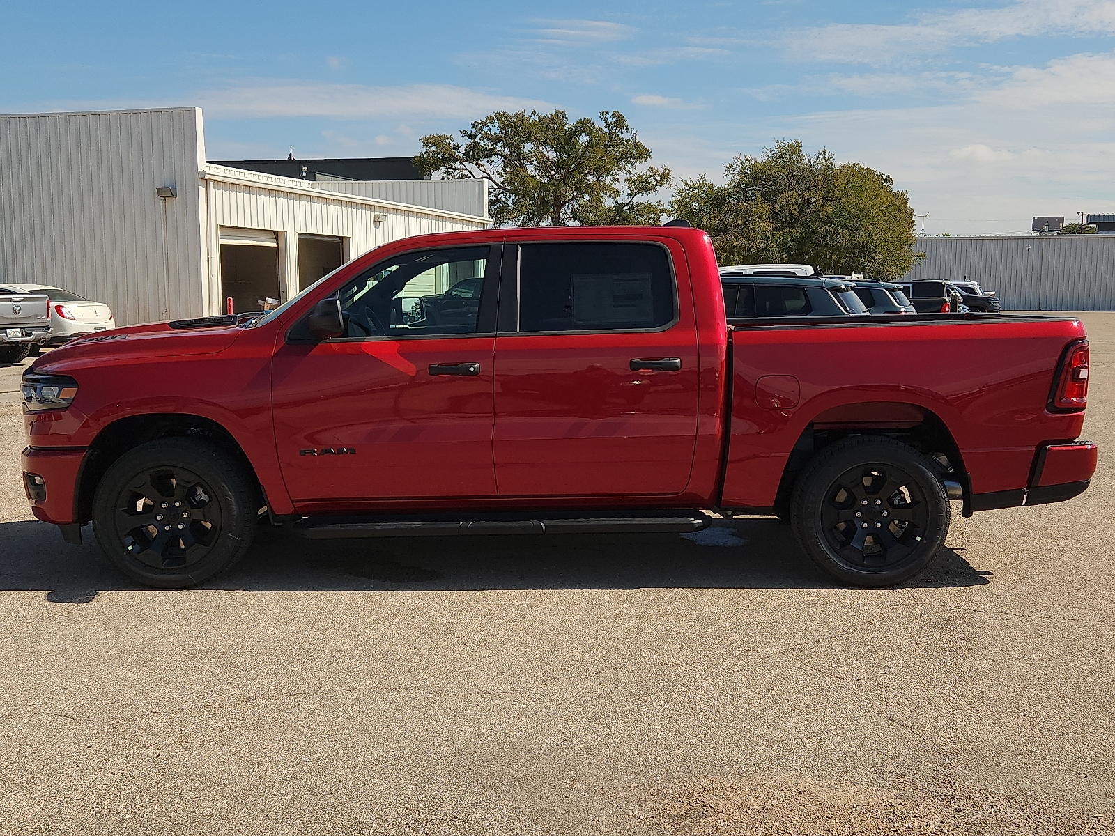 New 2026 Ram 1500 EXPRESS CREW CAB 4X4 5'7 BOX Pickup