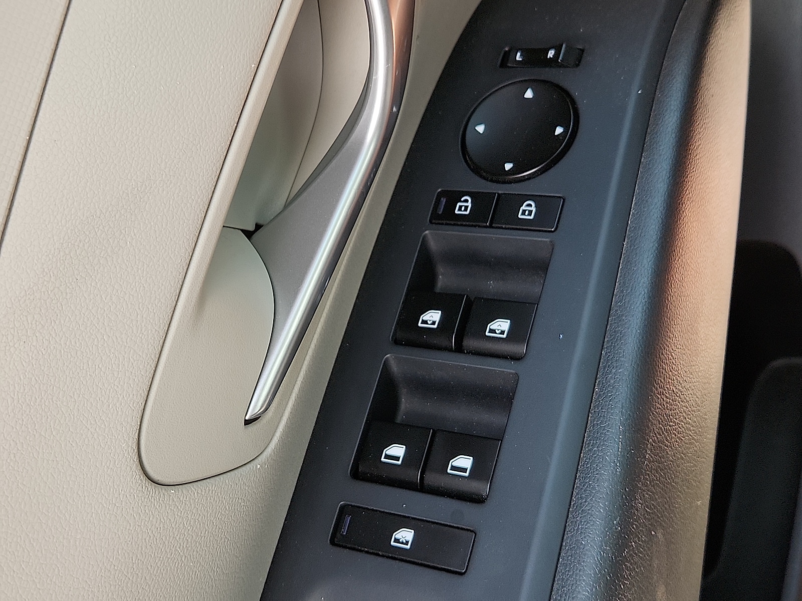 2025 Hyundai Tucson SEL - Photo 18