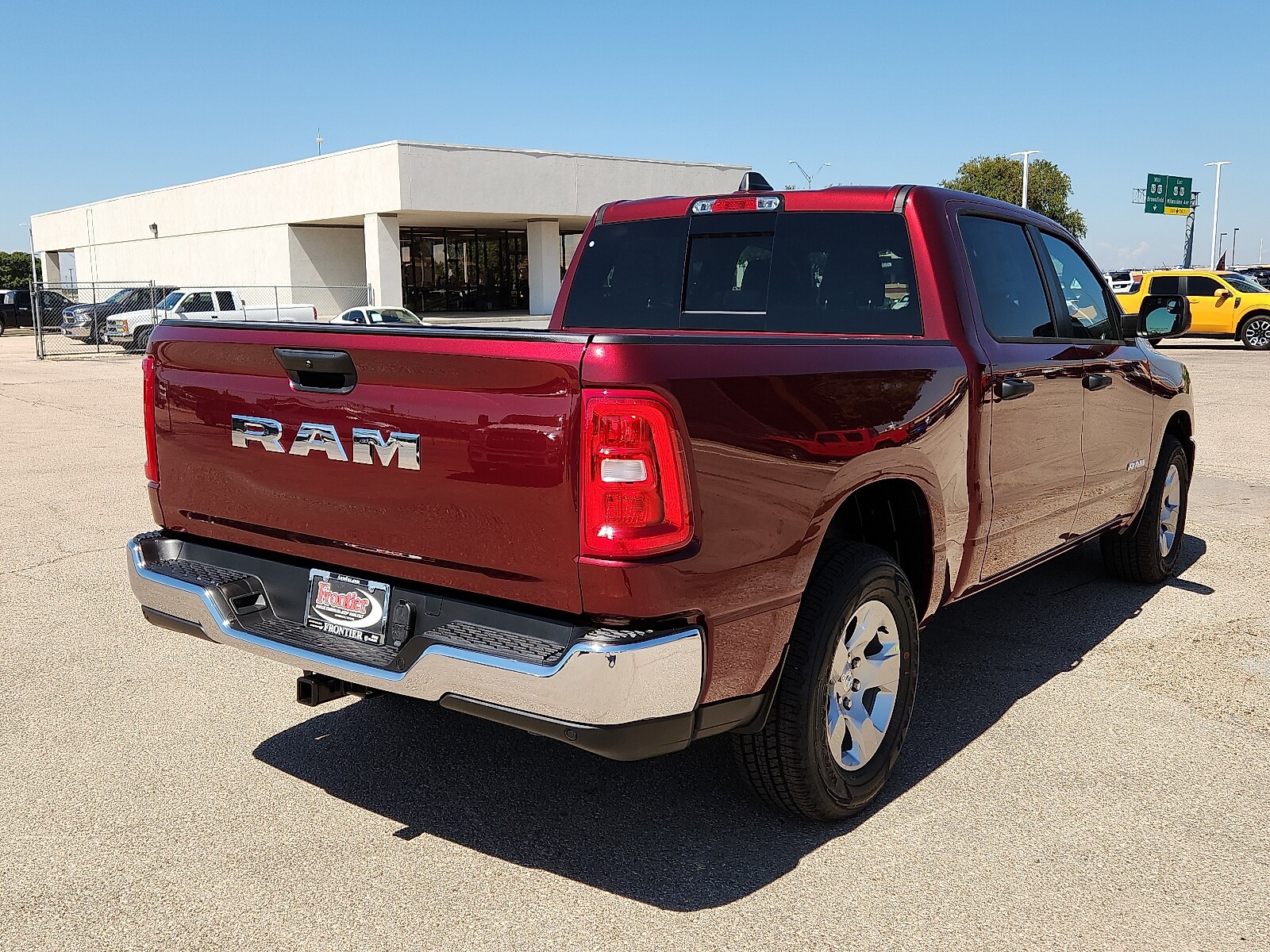 2025 Ram 1500 Tradesman photo 3