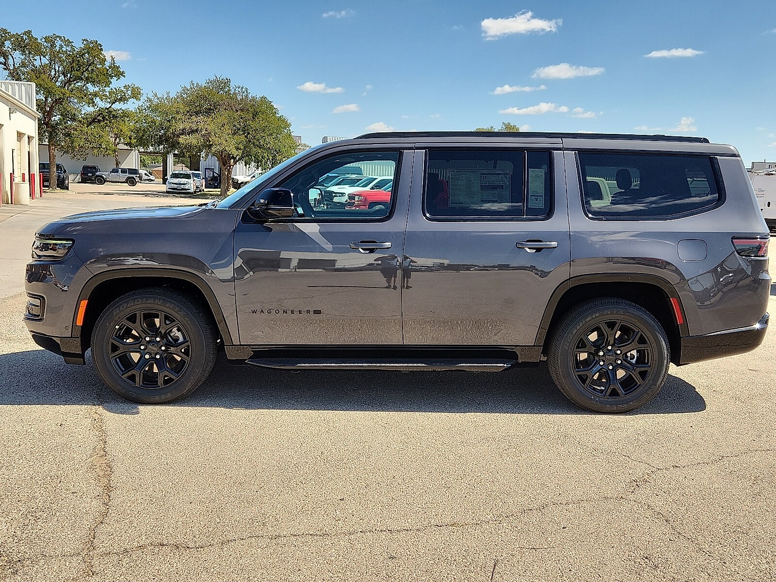 2025 Jeep Wagoneer Carbide photo 2