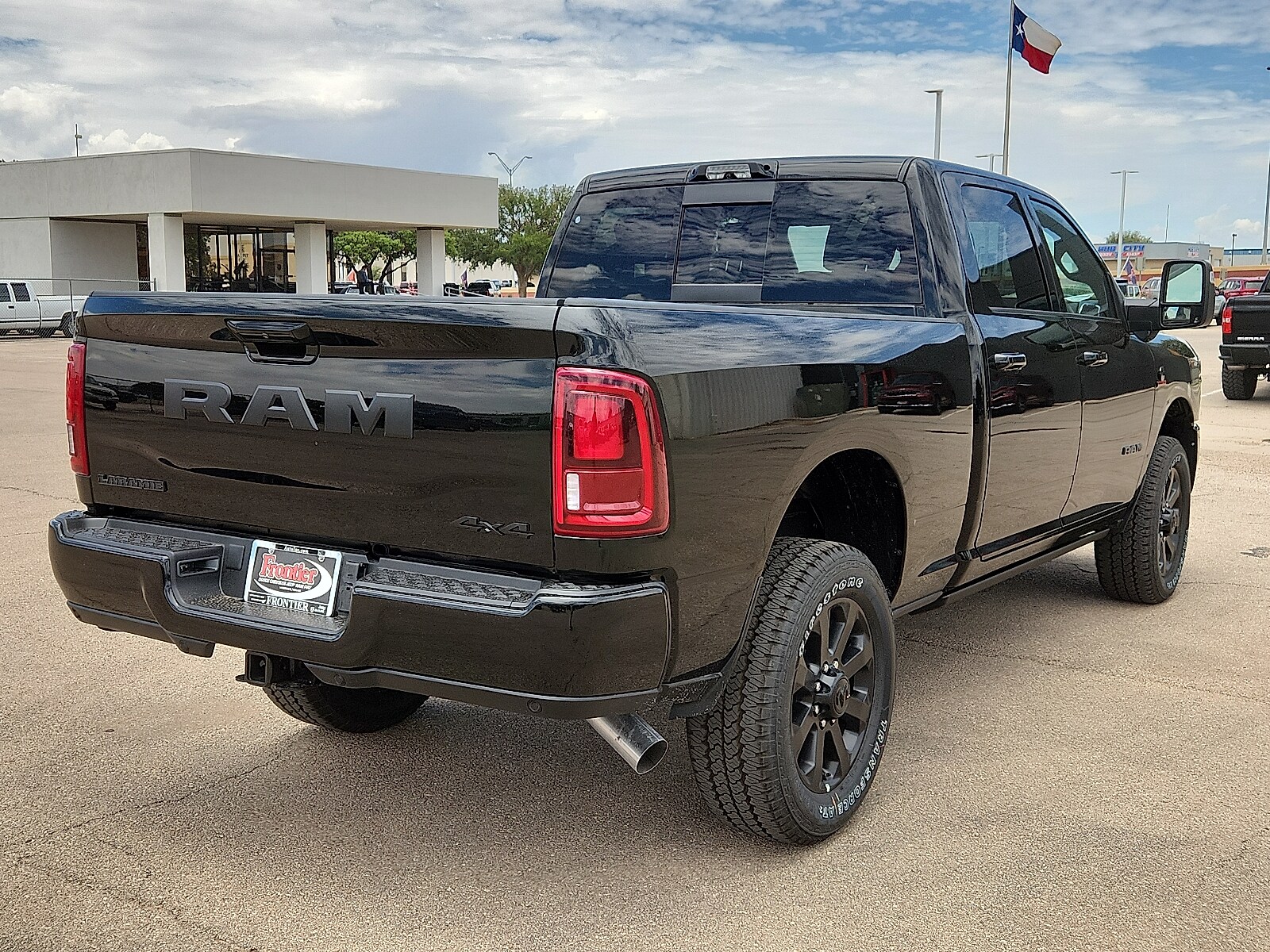 2025 Ram 2500 Laramie photo 4