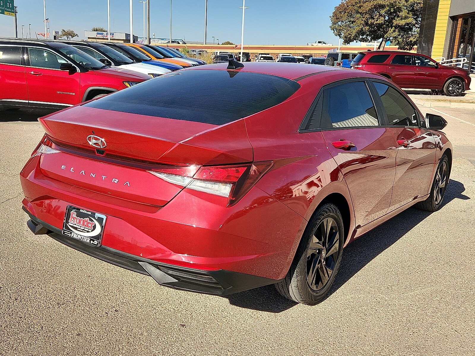 2023 Hyundai Elantra SEL photo 4