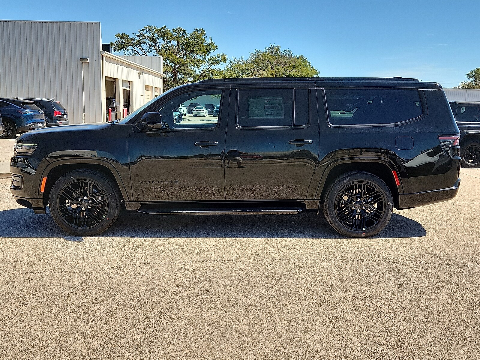 2025 Jeep Wagoneer L Carbide photo 2