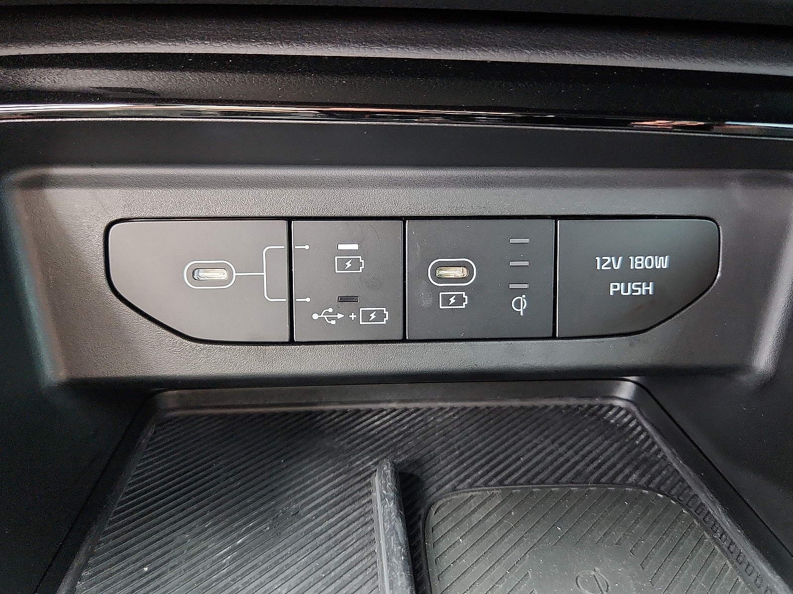 2025 Kia K5 GT - Photo 17