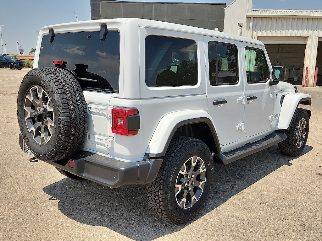 New 2026 Jeep Wrangler 4-DOOR SAHARA Sport Utility