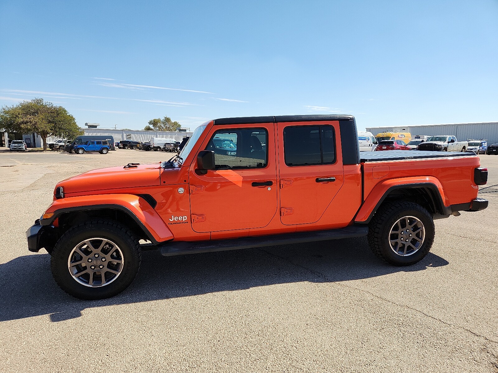 2020 Jeep Gladiator Overland photo 2