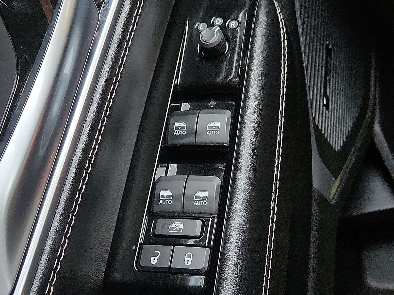 2024 Jeep Wagoneer Series II - Photo 17