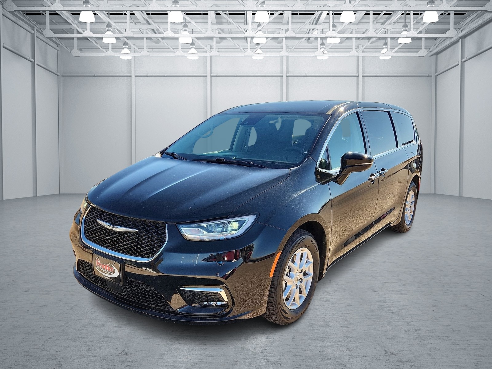 2024 Chrysler Pacifica Touring L's photo