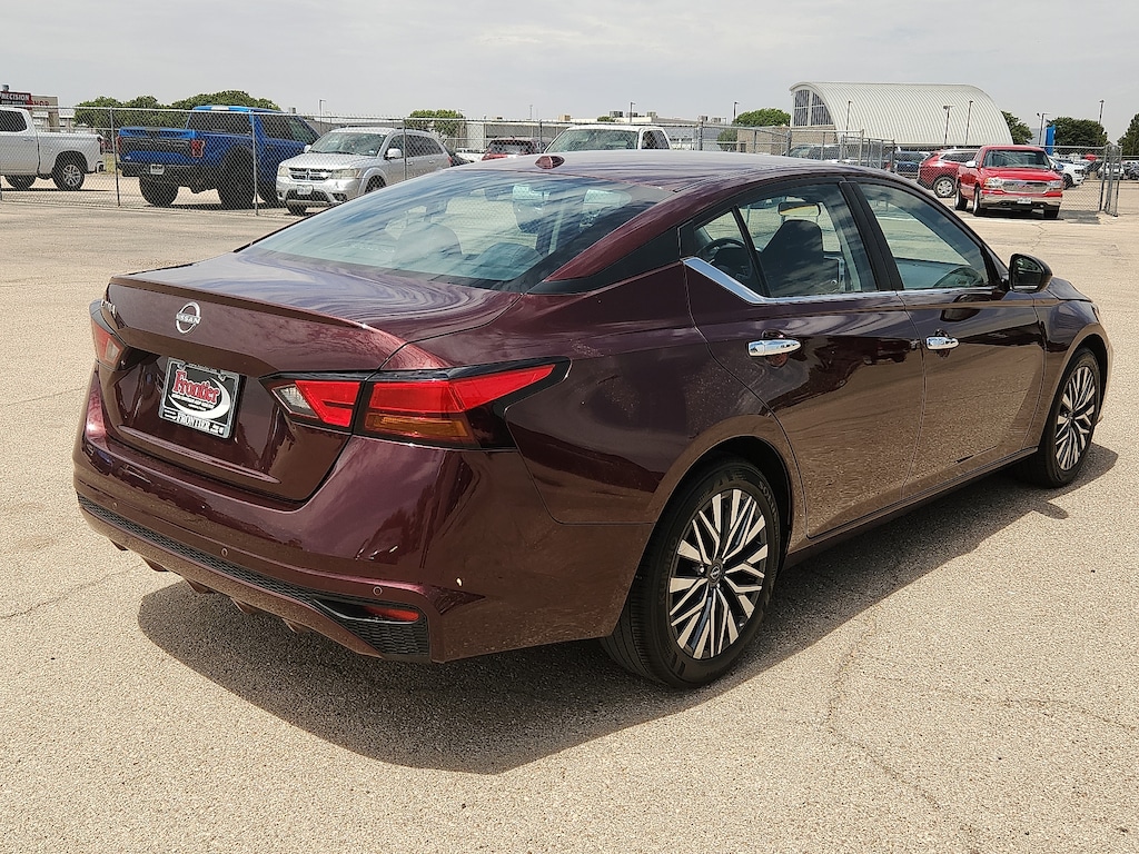 Used 2025 Nissan Altima SV Sedan