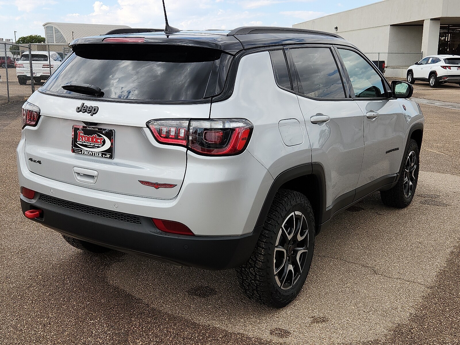 2026 Jeep Compass Trailhawk Sport photo 4