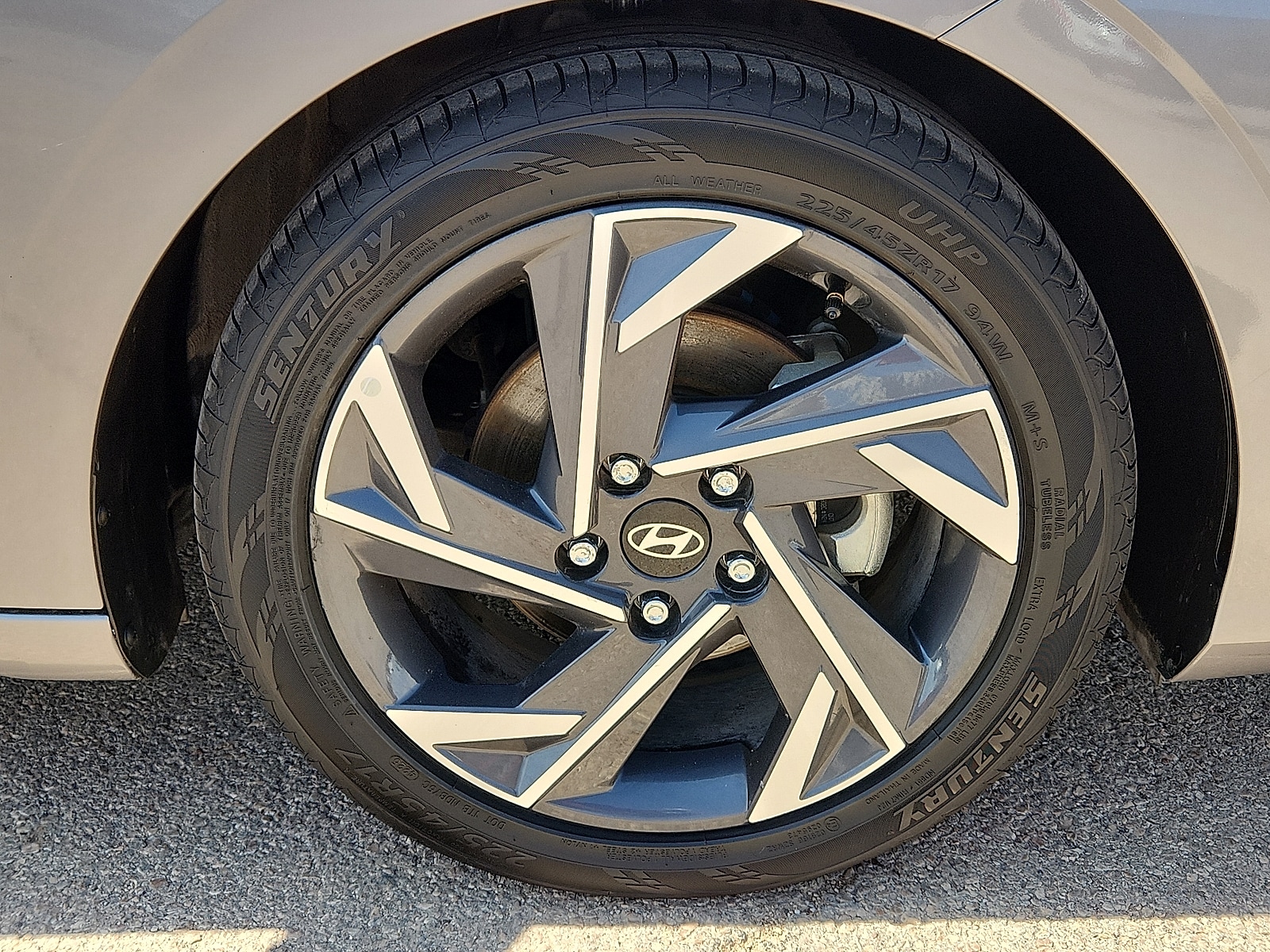 2025 Hyundai Elantra Limited - Photo 7