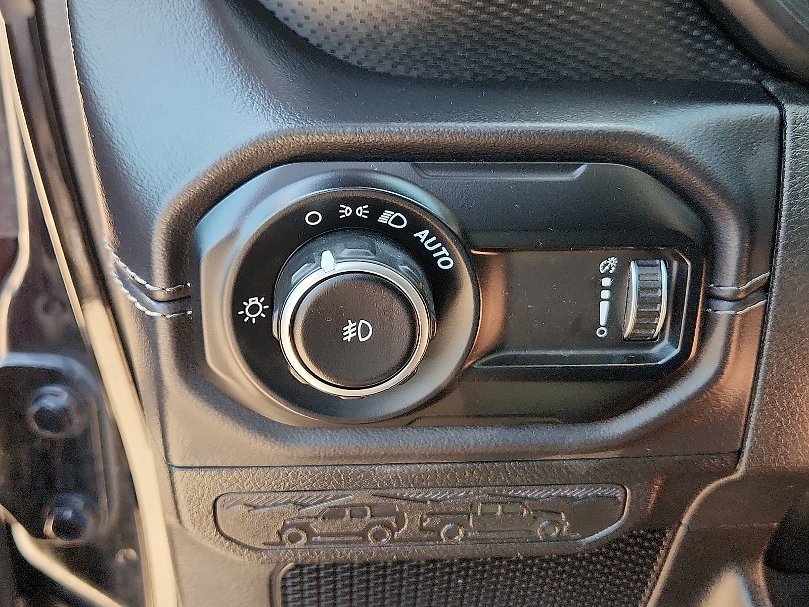 2025 Jeep Wrangler 4-Door Rubicon - Photo 17