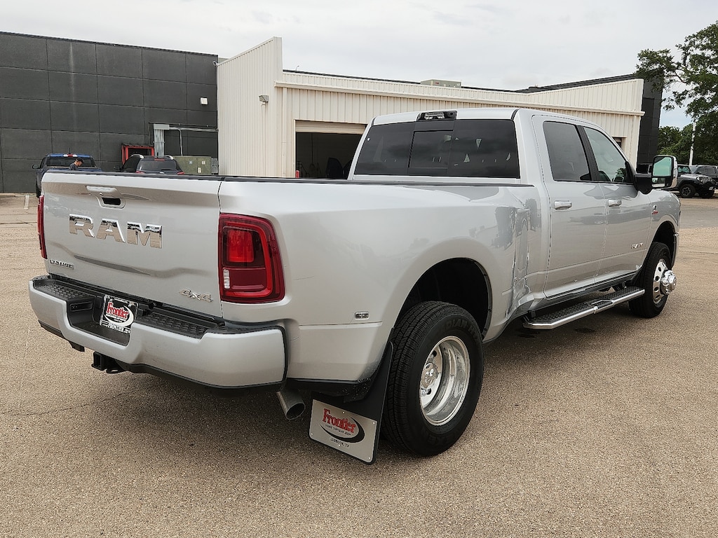 New 2026 Ram 3500 LARAMIE CREW CAB 4X4 8' BOX Pickup