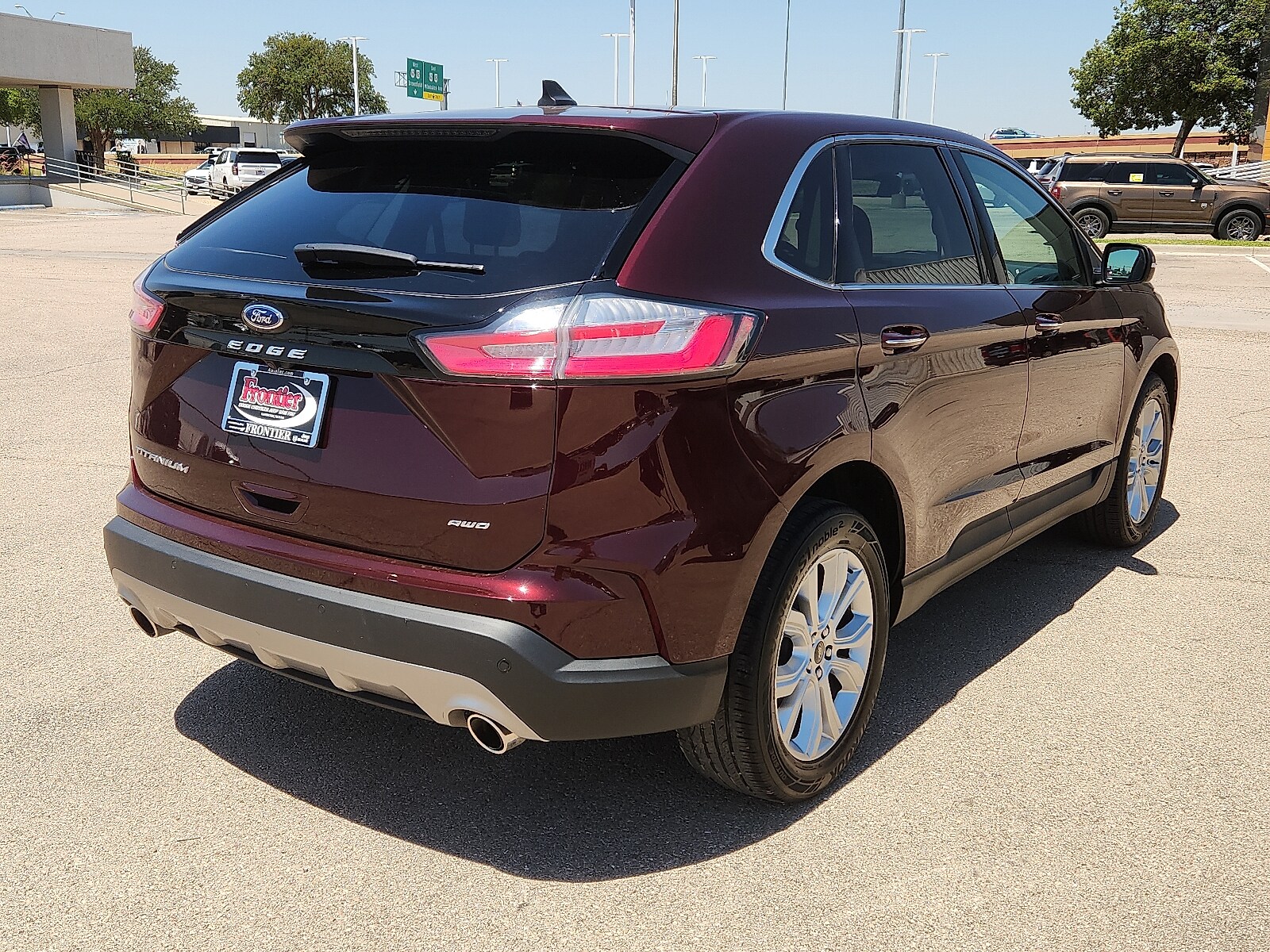 2024 Ford Edge Titanium photo 4