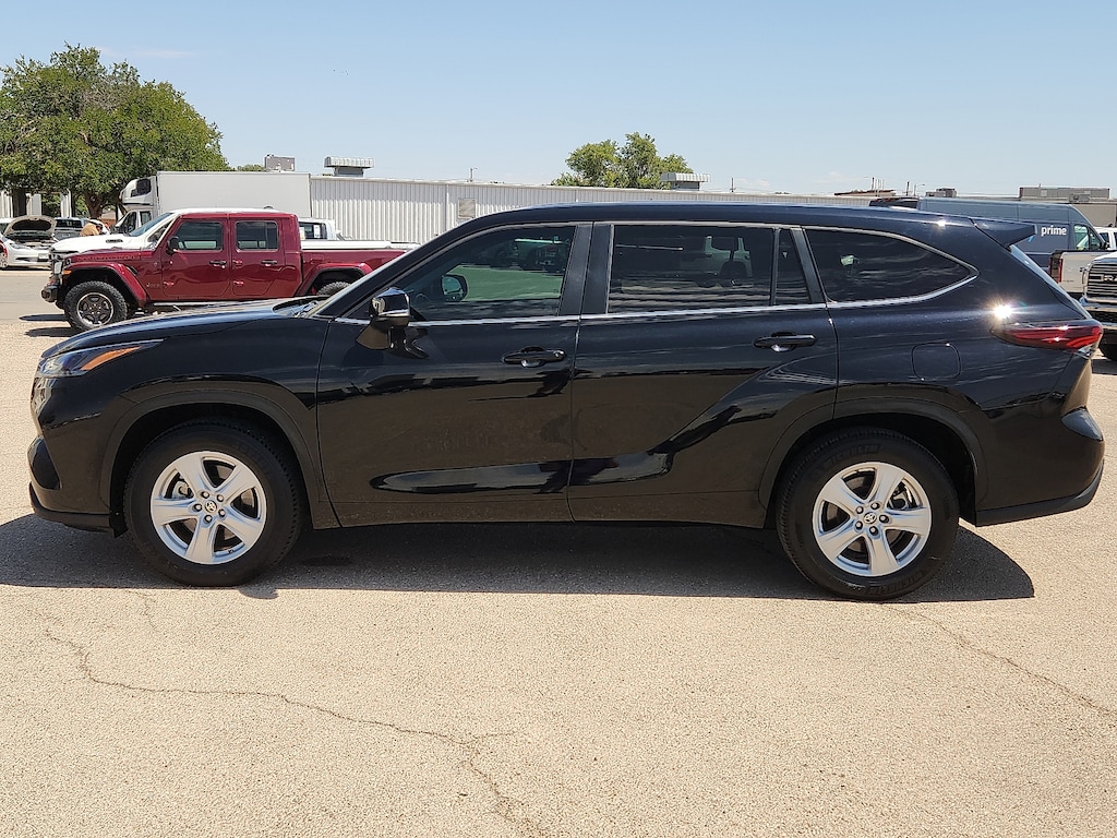 Used 2025 Toyota Highlander SUV