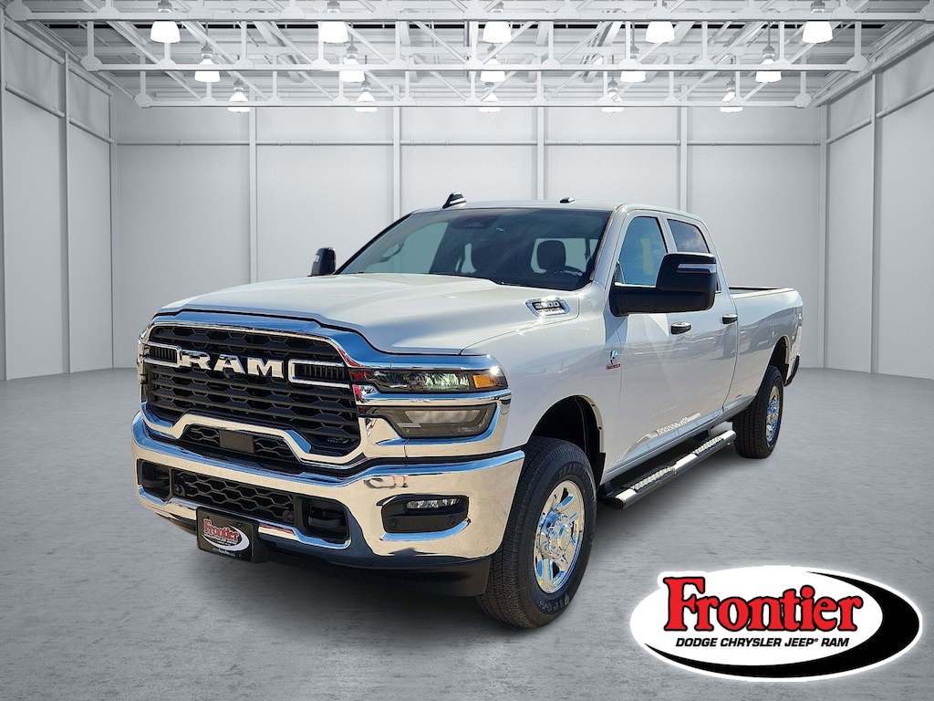 New 2026 Ram 2500 TRADESMAN CREW CAB 4X4 8' BOX Pickup