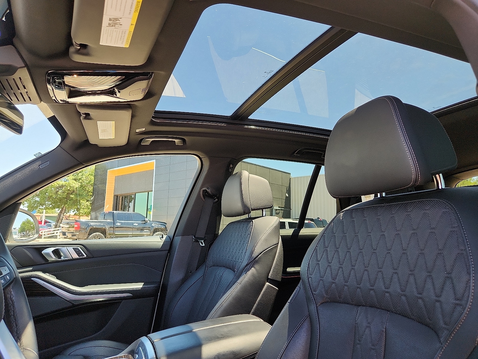 2025 BMW X5 50e - Photo 11