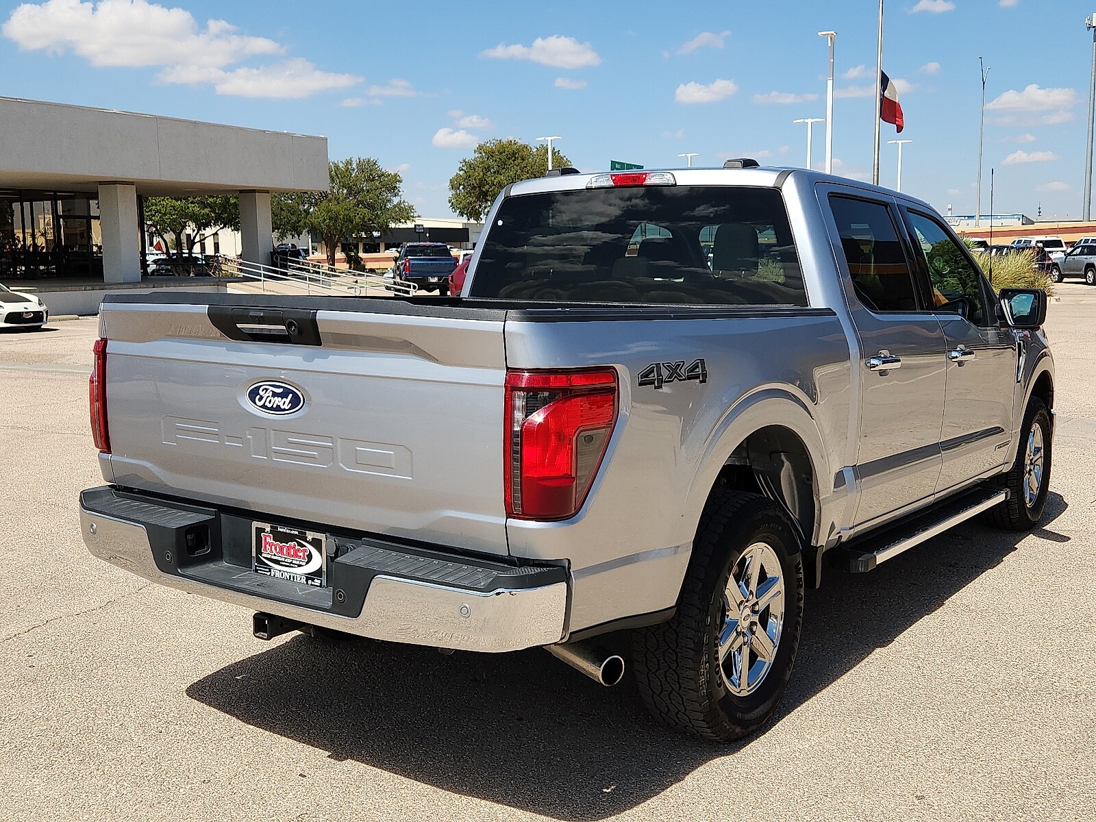 2024 Ford F-150 XLT photo 2