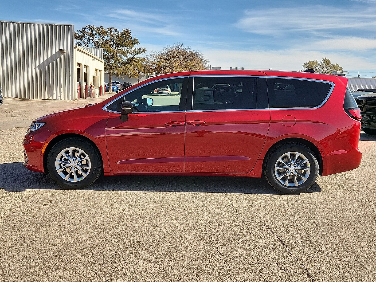 2026 Chrysler Pacifica Limited photo 2