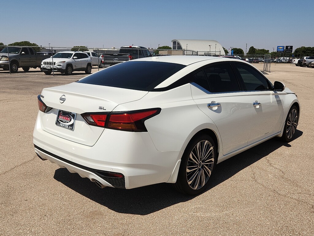 Used 2024 Nissan Altima 2.5 SL Sedan