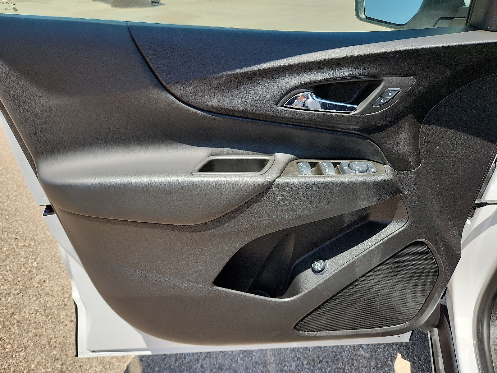 2024 Chevrolet Equinox LT - Photo 12