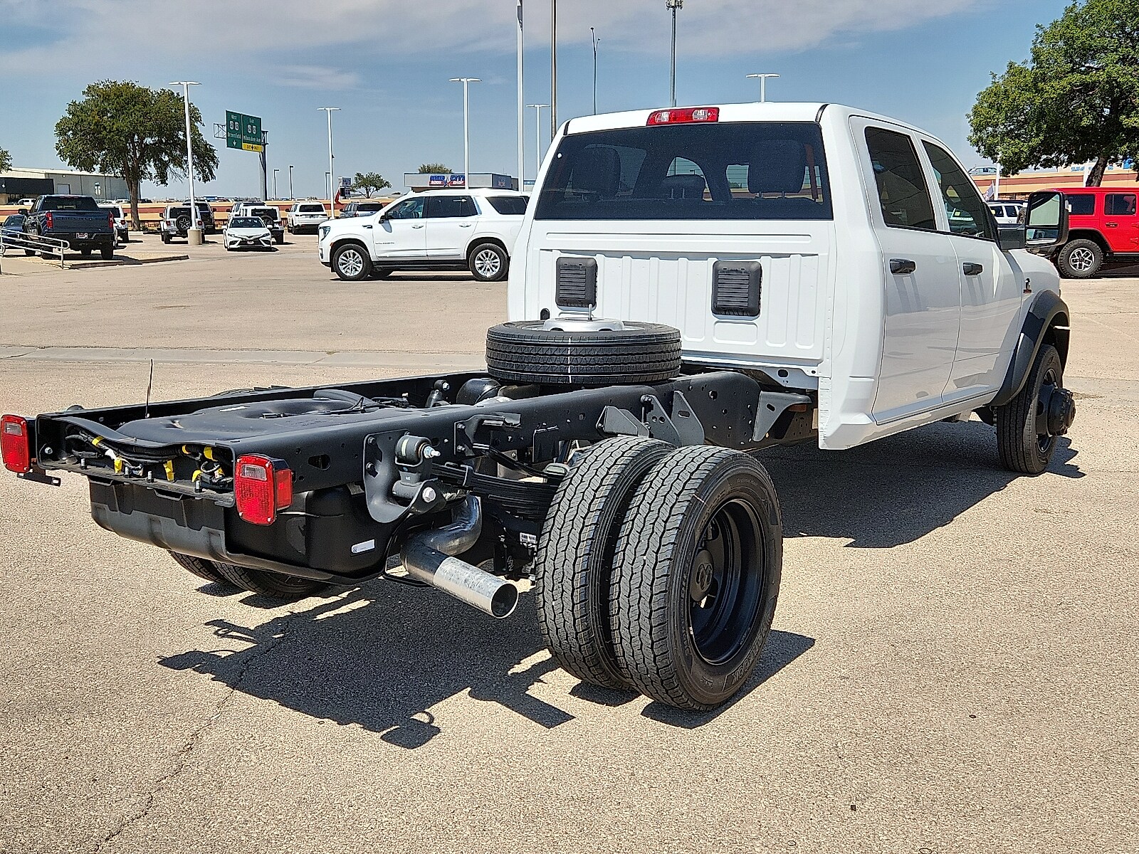 2025 Ram 4500 Tradesman photo 3
