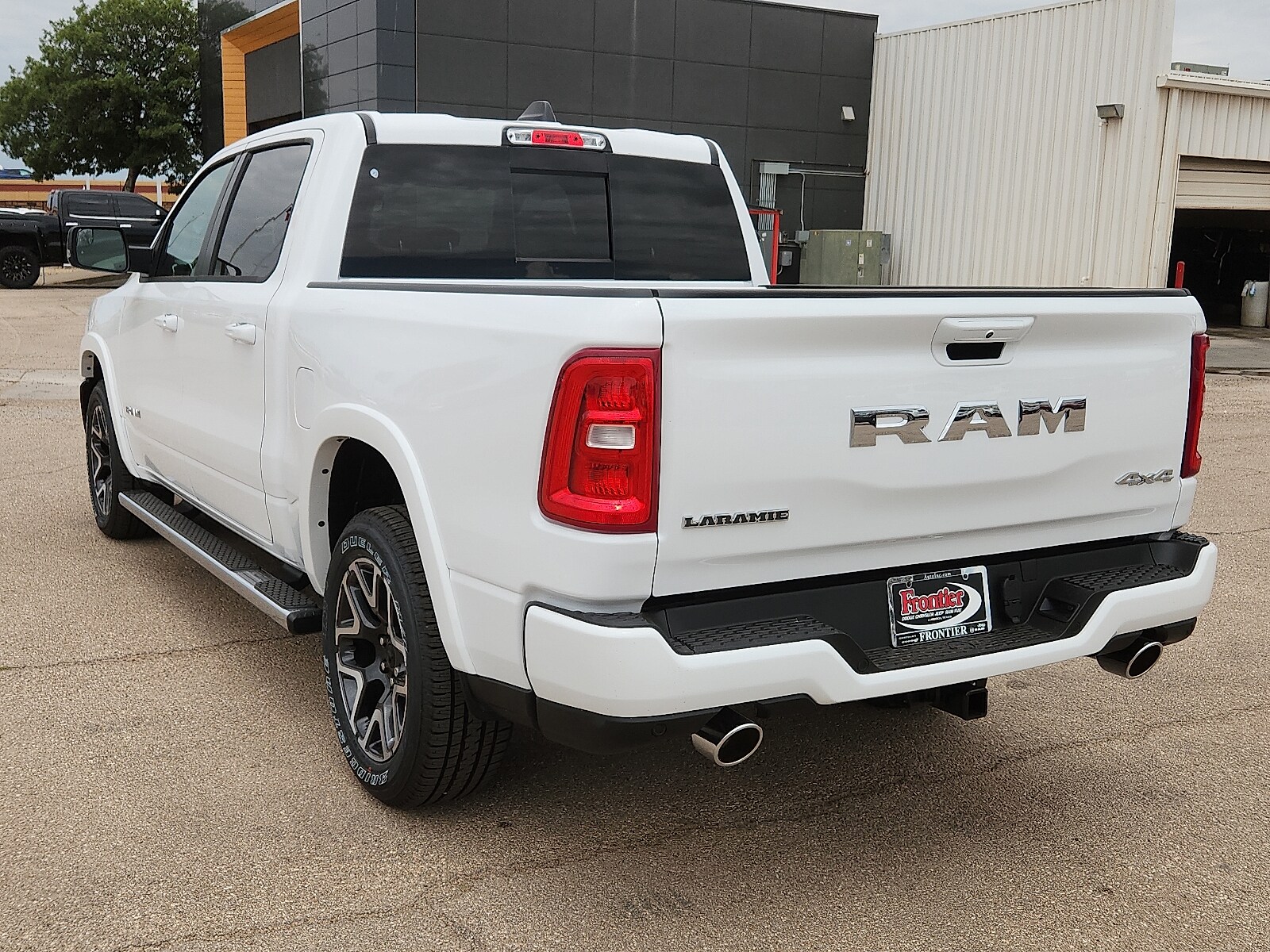 2026 Ram 1500 Laramie photo 3