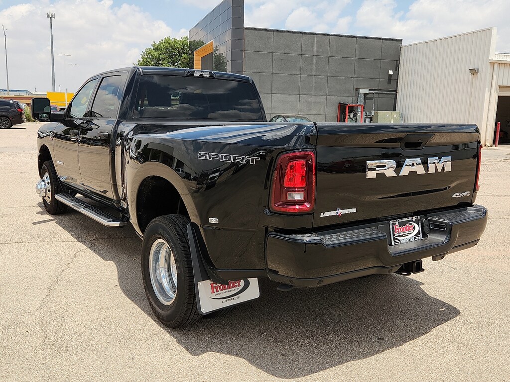 New 2026 Ram 3500 LONE STAR CREW CAB 4X4 8' BOX Pickup