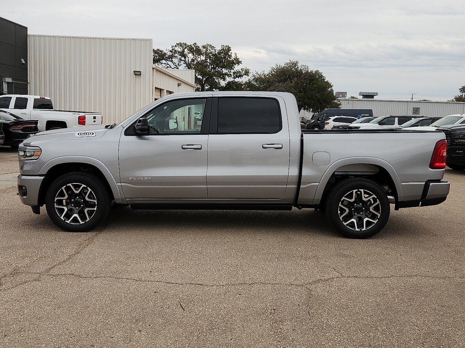 2026 Ram 1500 Laramie photo 2