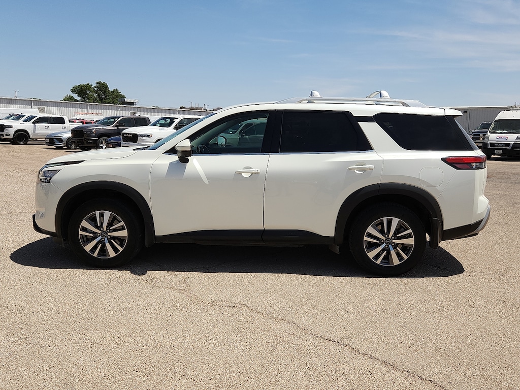 Used 2023 Nissan Pathfinder SL SUV