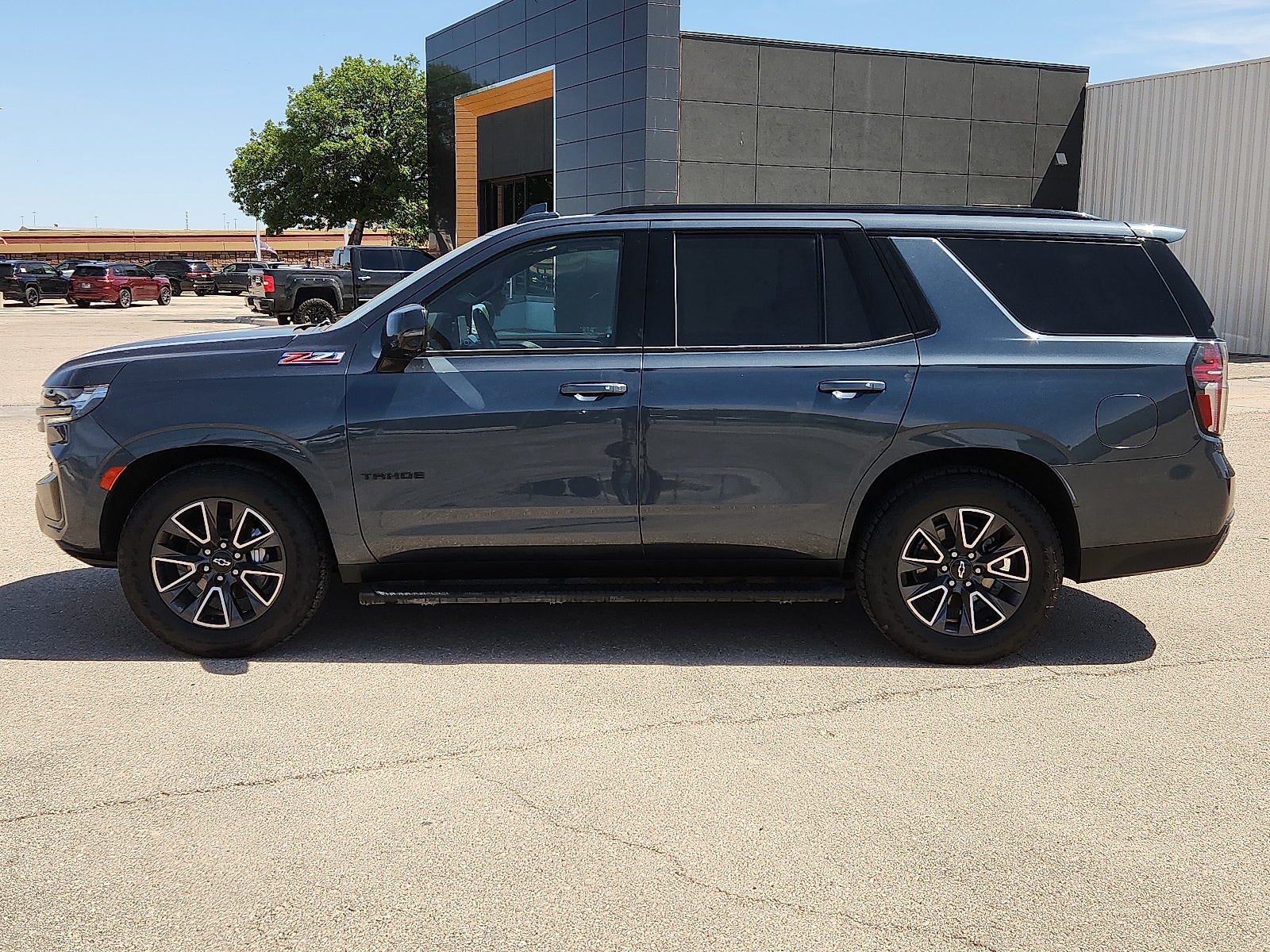 Used 2021 Chevrolet Tahoe Z71 with VIN 1GNSKPKD1MR276675 for sale in Lubbock, TX
