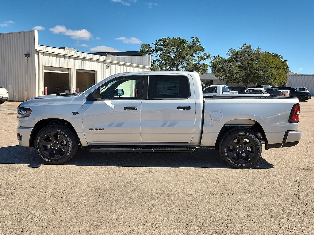New 2027 Ram 1500 TRADESMAN CREW CAB 4X4 Pickup