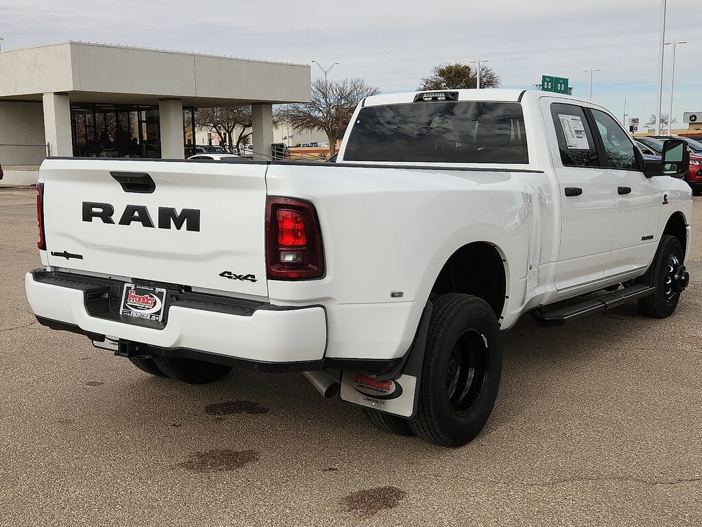 New 2026 Ram 3500 LONE STAR CREW CAB 4X4 8' BOX Pickup