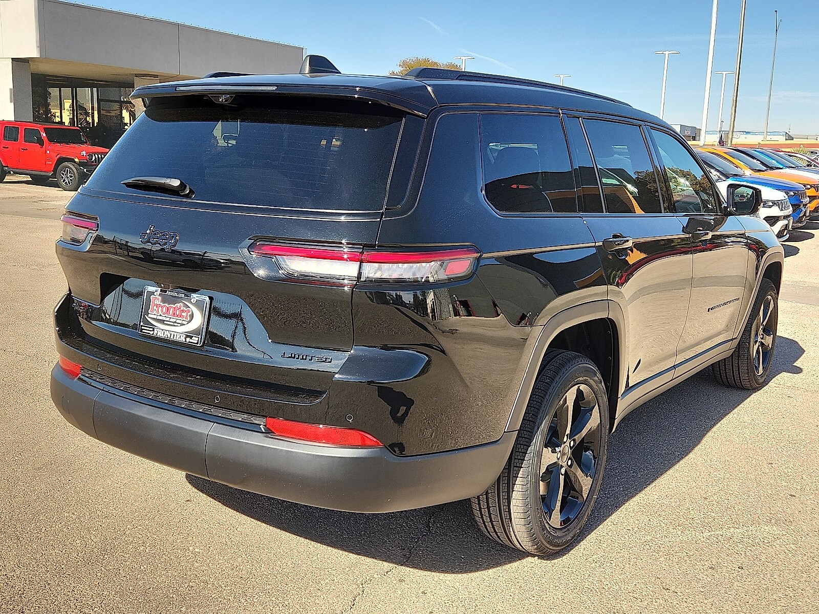 2025 Jeep Grand Cherokee Limited photo 3