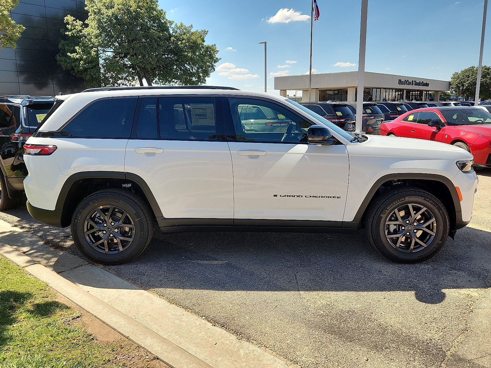 New 2027 Jeep Grand Cherokee LAREDO ALTITUDE 4X4 Sport Utility