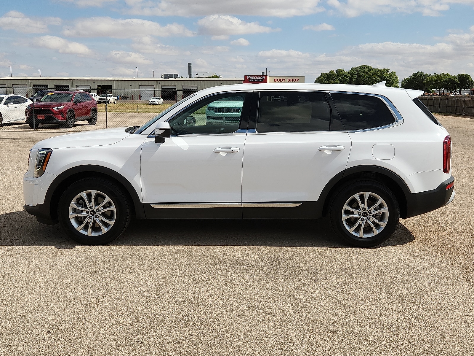 Used 2022 Kia Telluride LX with VIN 5XYP24HC9NG294515 for sale in Lubbock, TX