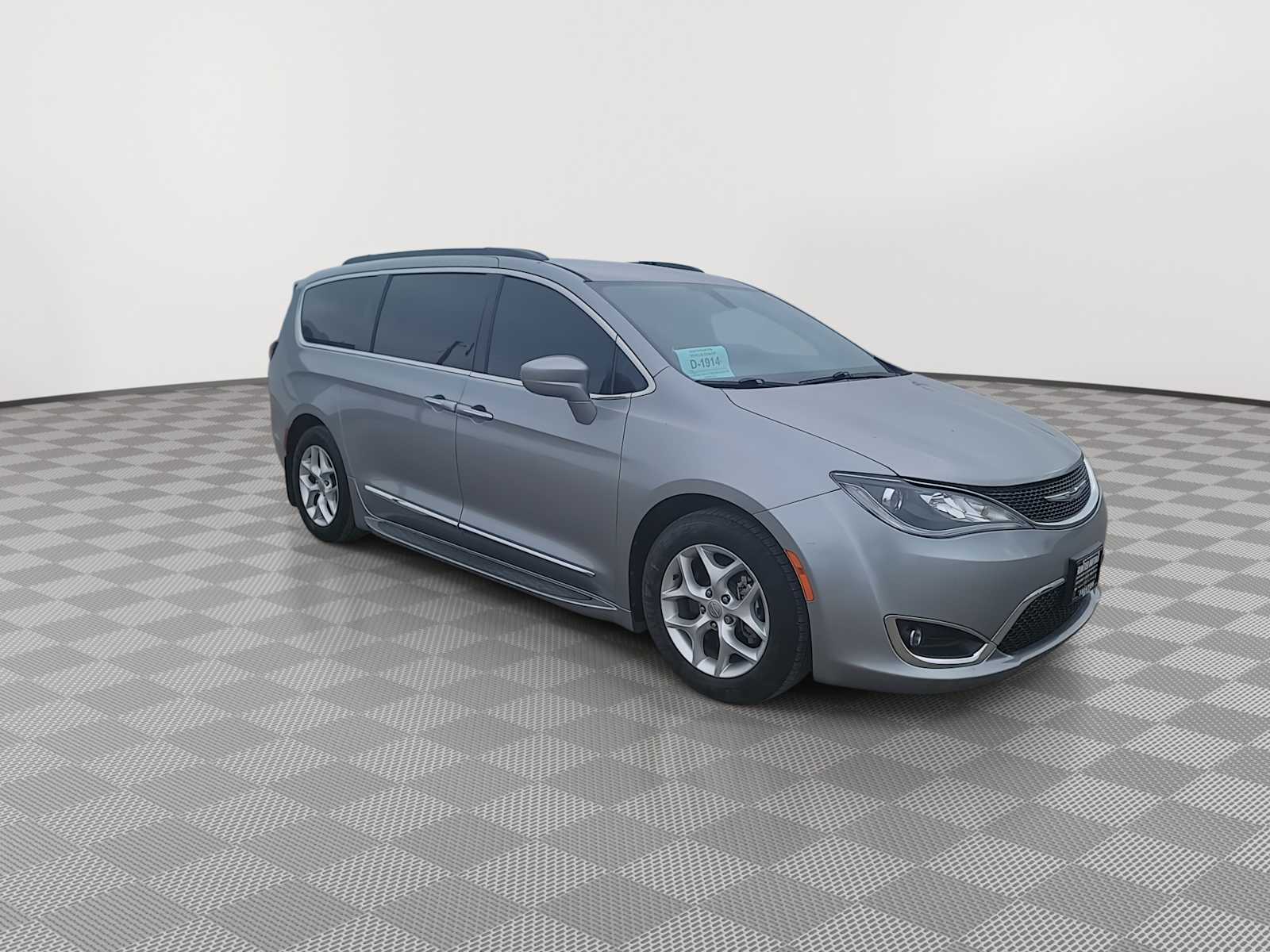 Used 2017 Chrysler Pacifica Touring-L with VIN 2C4RC1BG9HR661509 for sale in Winner, SD