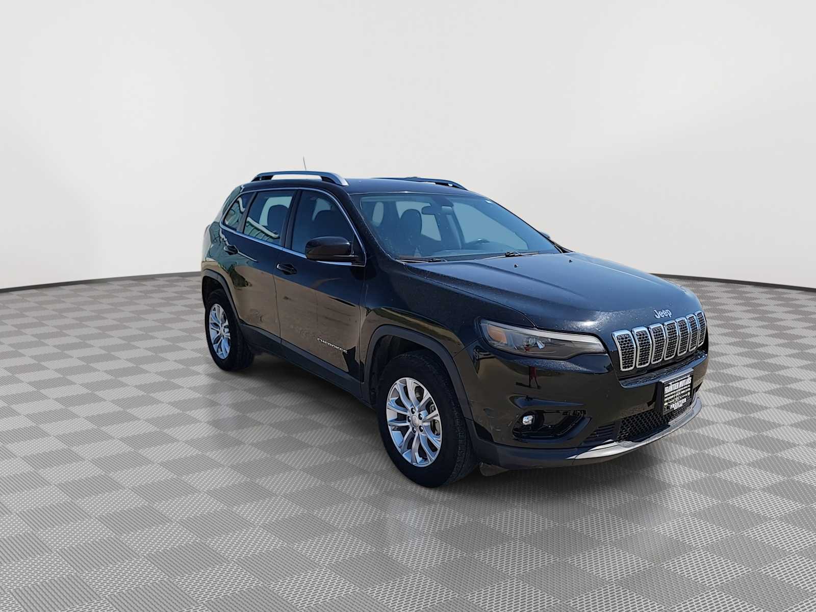 Used 2019 Jeep Cherokee Latitude with VIN 1C4PJMCX0KD102714 for sale in Winner, SD