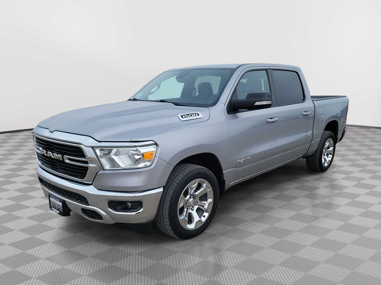 2019 RAM 1500 Big Horn/Lone Star 4x4 Crew Cab 5'7's photo