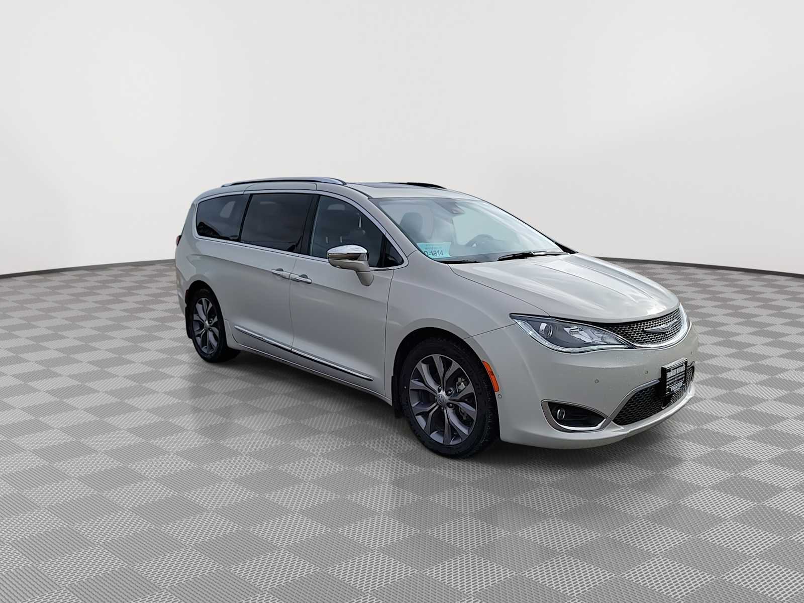 Used 2020 Chrysler Pacifica Limited with VIN 2C4RC1GG0LR120916 for sale in Winner, SD