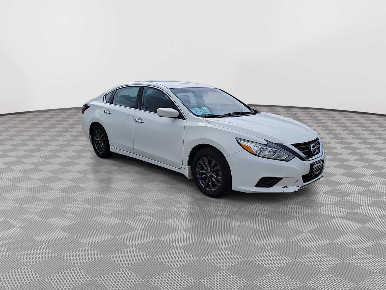 Used 2018 Nissan Altima S with VIN 1N4AL3AP9JC126808 for sale in Winner, SD