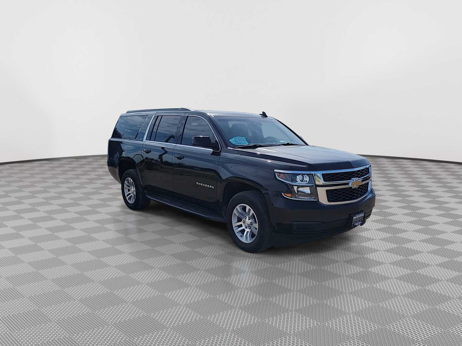 Used 2018 Chevrolet Suburban LT with VIN 1GNSKHKC8JR371436 for sale in Winner, SD