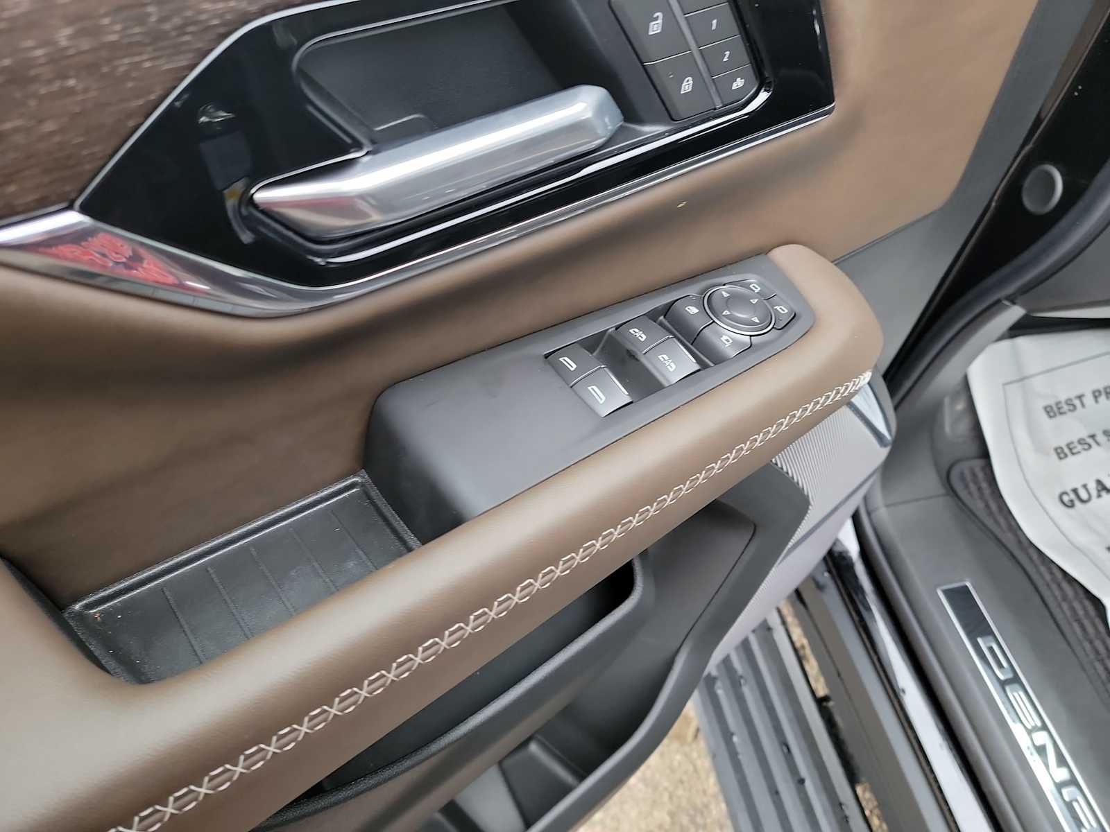 2026 GMC Yukon XL Denali Ultimate - Photo 13