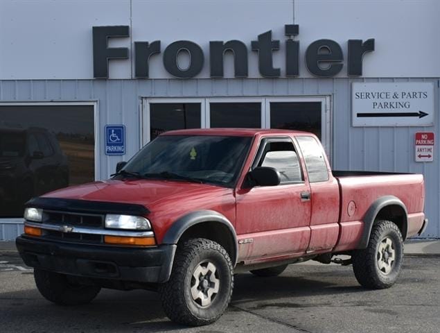 2000 Chevrolet S-10 LS