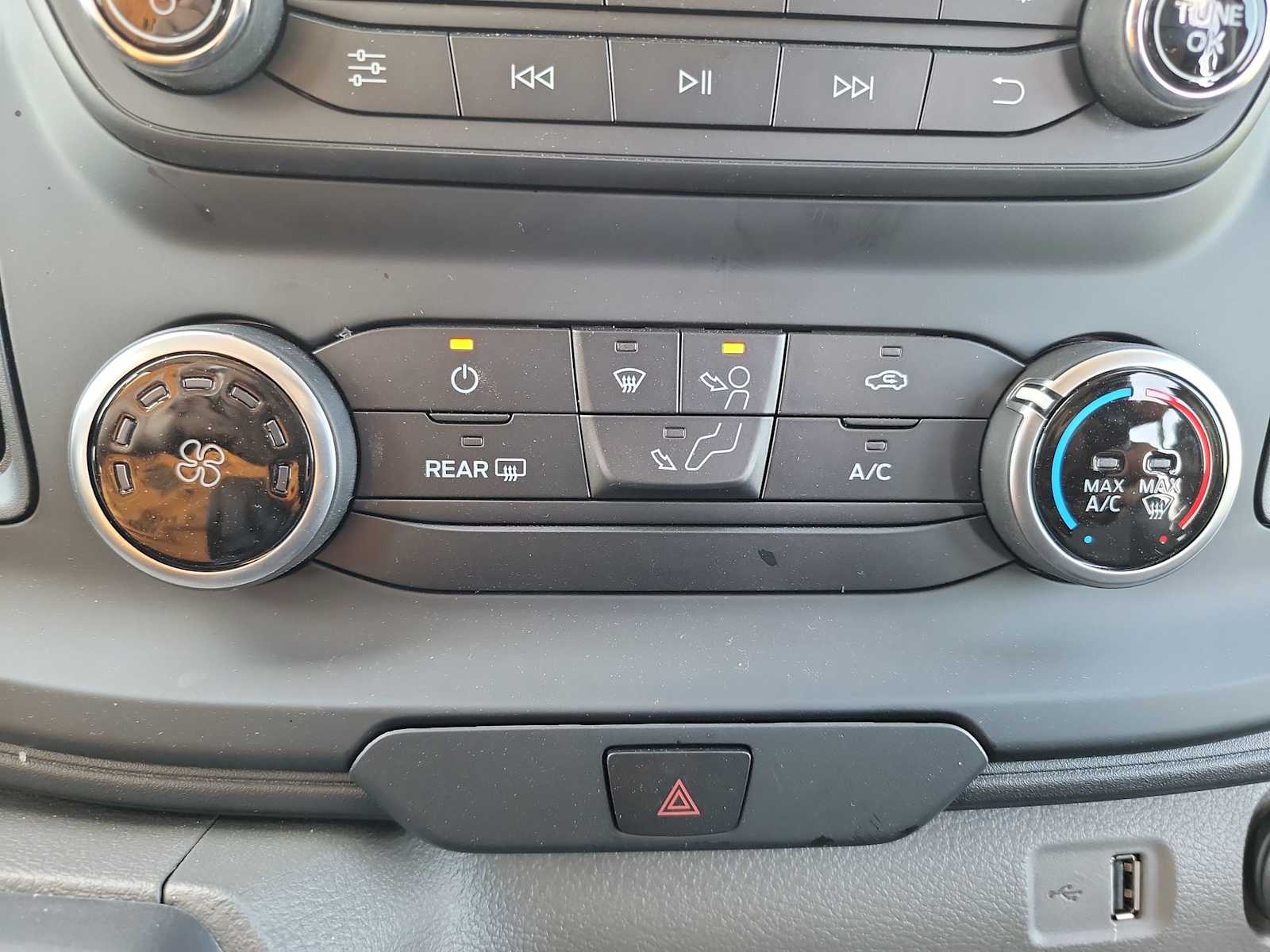 2024 Ford Transit Passenger Van XL - Photo 18