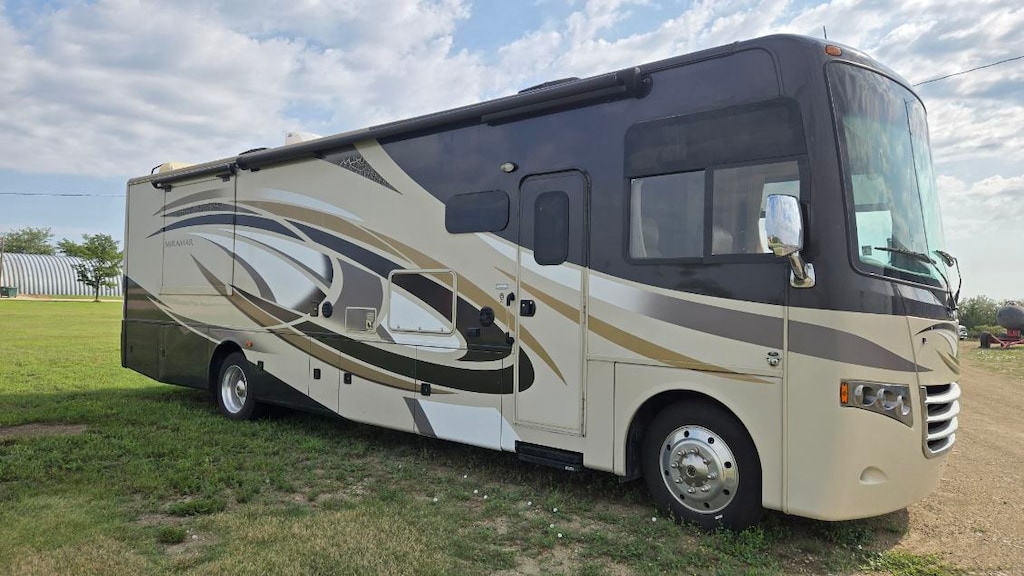 Used 2015 Ford F-53 Motorhome Chassis Base Truck